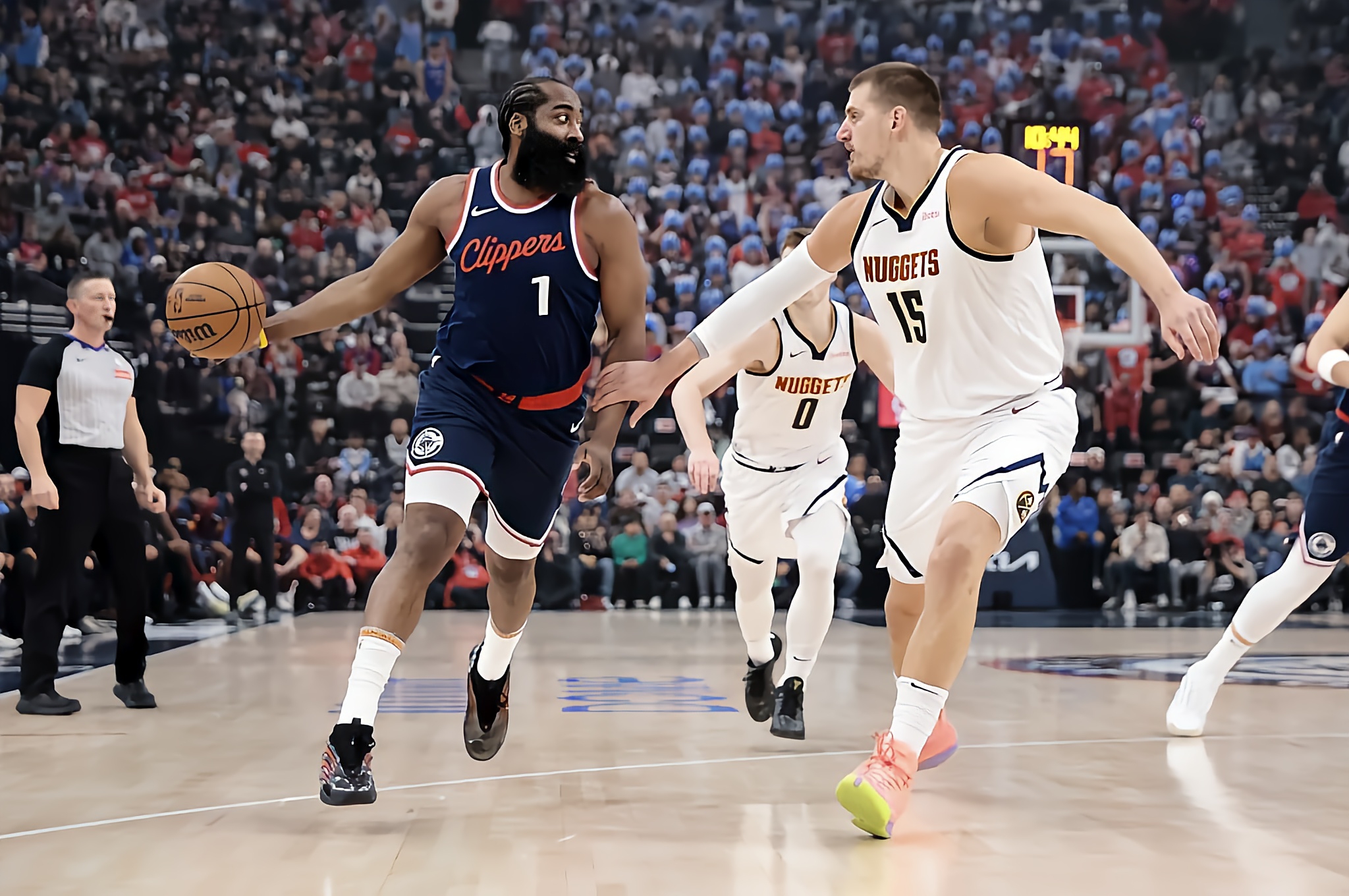 NBA季后赛倒计时，密尔沃基雄鹿赛后调整名单，细节引发关注，球迷炸锅，年轻球员得到机会的简单介绍