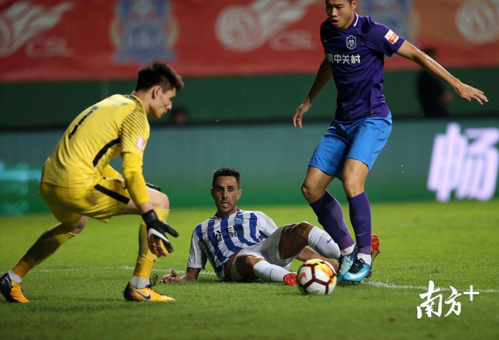 关于里程碑夜!新疆广汇扳平良机,中超清晨刷纪录,赛场秩序良好,资深球员宣示担当的信息 关于里程碑夜!新疆广汇扳平良机,中超清晨刷纪录,赛场秩序良好,资深球员宣示担当的信息