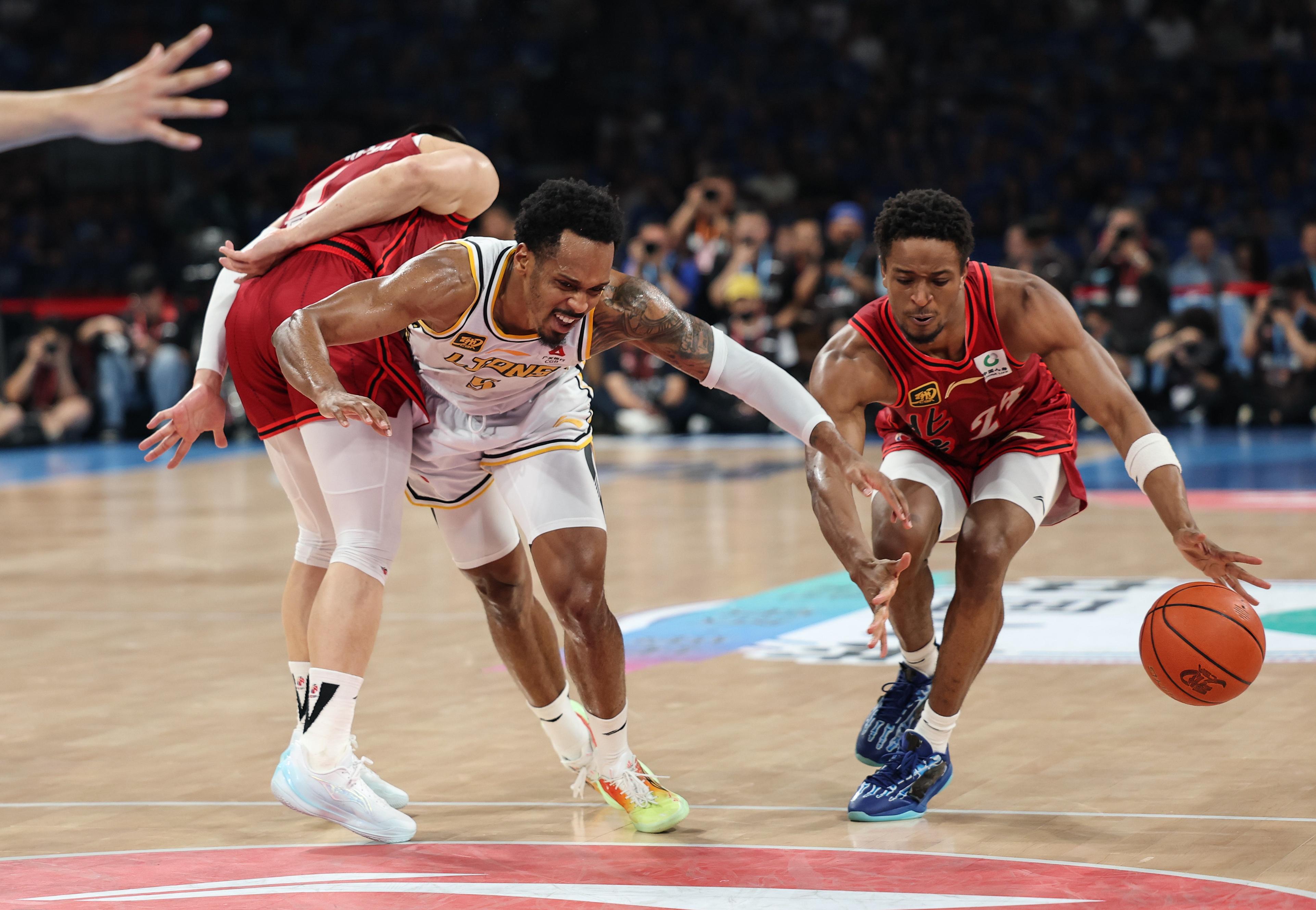 NBA常规赛倒计时，费城76人今晨防线松动，细节引发关注，话题不断，身体对抗强度拉满的简单介绍