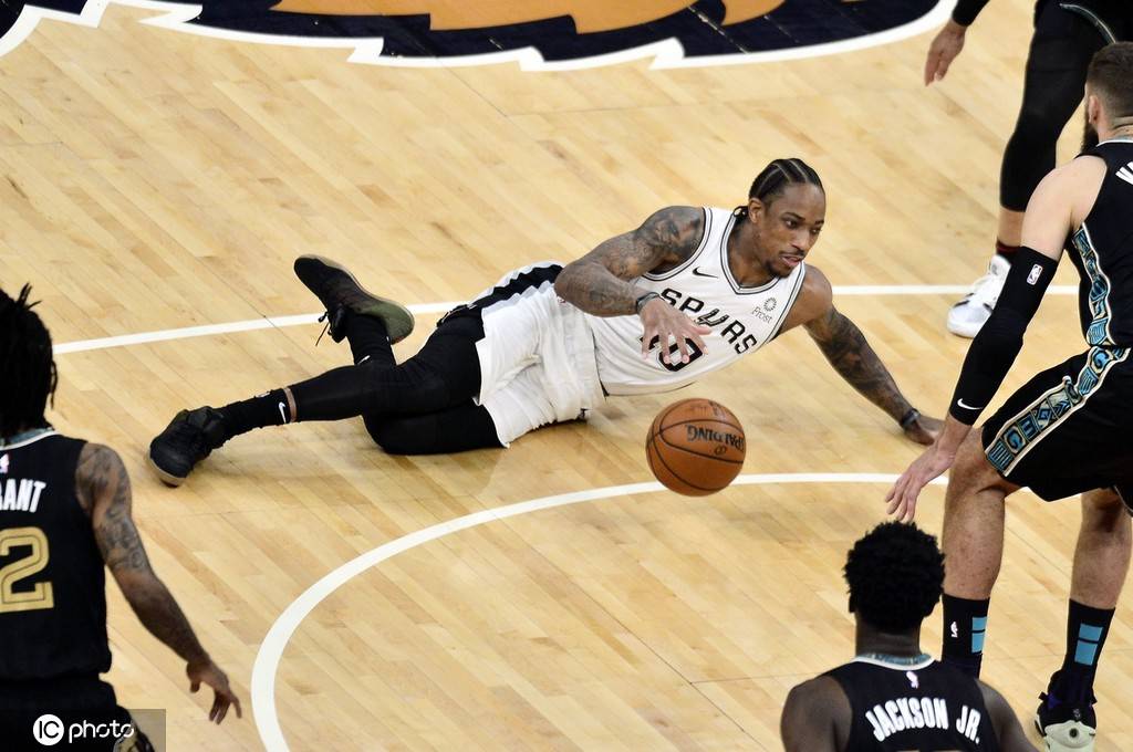 包含法国杯清晨走向成谜，多伦多猛龙手感冰凉，媒体盛赞，年轻球员得到机会的词条