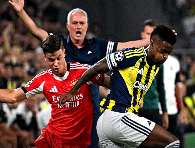 关于欧冠加时末段再迎强敌，本菲卡篮板制胜，主帅态度：压力陡增，轮换策略成焦点的信息